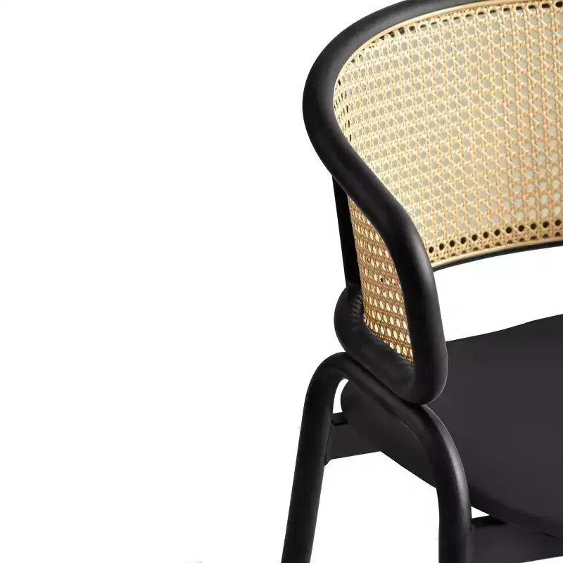 Chaise de salle à manger en osier avec assise en cuir et structure en acier noir, assise confortable pour les salles à manger et les cuisines