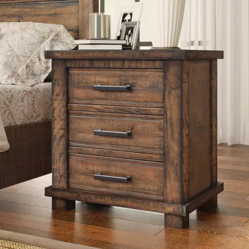 Table de chevet rustique 24W avec 3 tiroirs et cadre en bois de pin recyclé, Natural-ModernLuxe