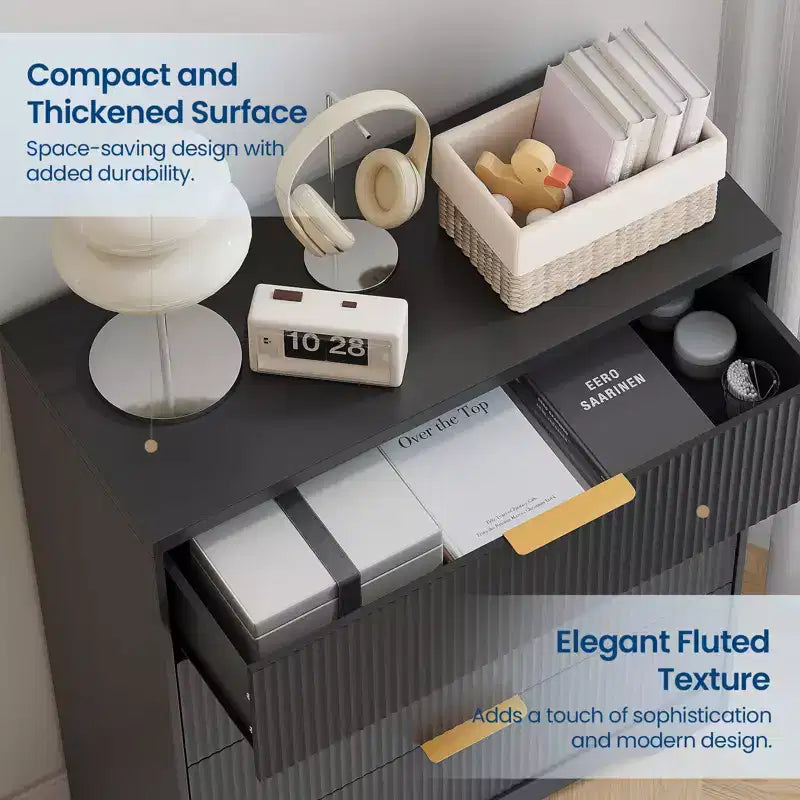 Commode à 4 tiroirs, commode moderne cannelée de 98 cm avec poignées dorées, rangement polyvalent pour chambre à coucher, salon, couloir et chambre de bébé