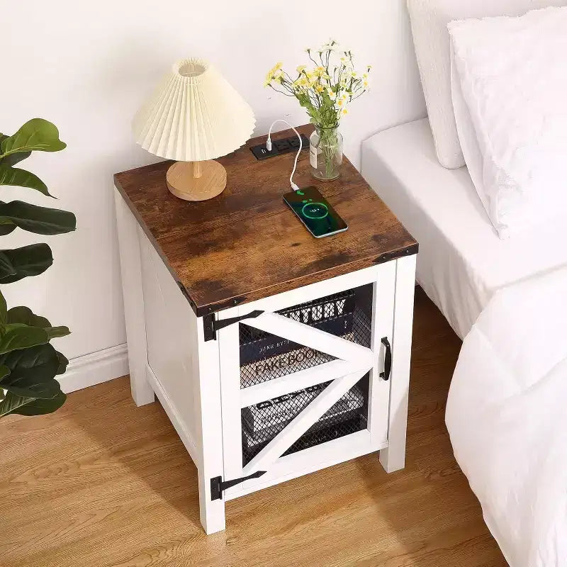 Lot de 2 tables de chevet de style campagnard, tables d'appoint de 45 cm avec porte de grange et rangement, tables d'appoint rustiques en bois pour chambre ou salon, blanc et marron