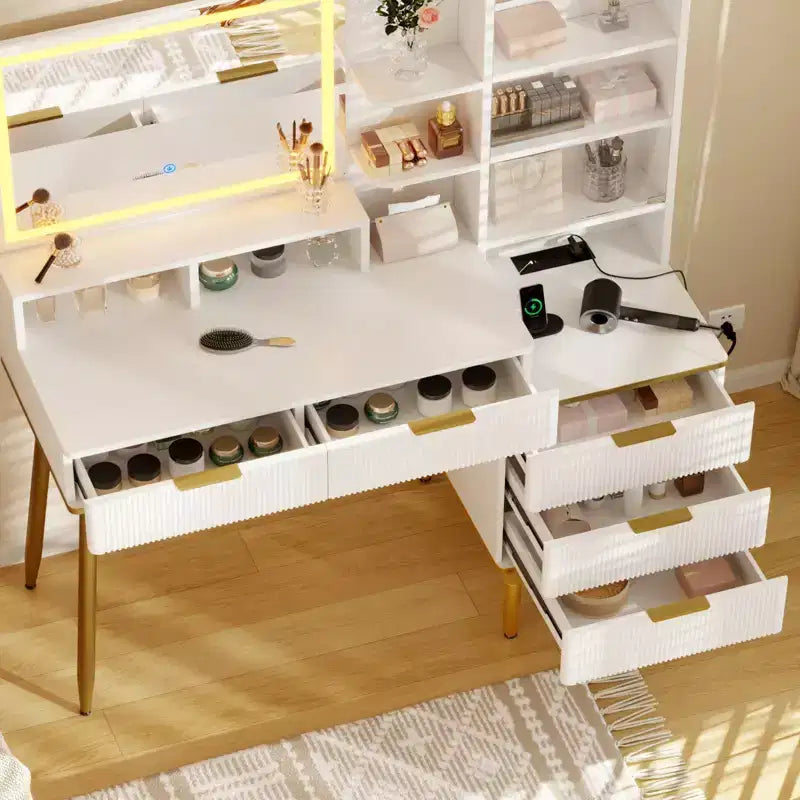 Coiffeuse cannelée avec miroir, coiffeuse de maquillage avec 5 tiroirs et étagères, table de toilette moderne pour chambre à coucher